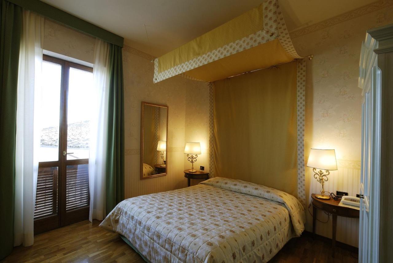Zunica Ospitalita Dal 1880 Hotel Civitella Del Tronto Buitenkant foto